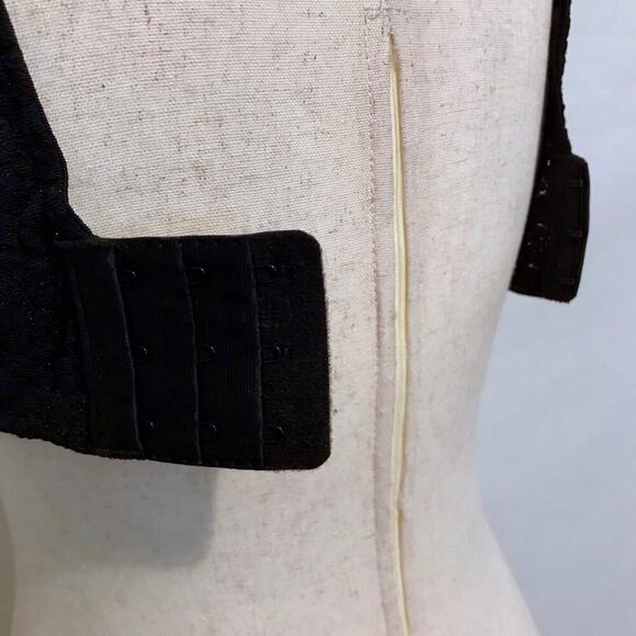 Wacoal NWOT Black Lace Bra Women 34C - Picture 7 of 11